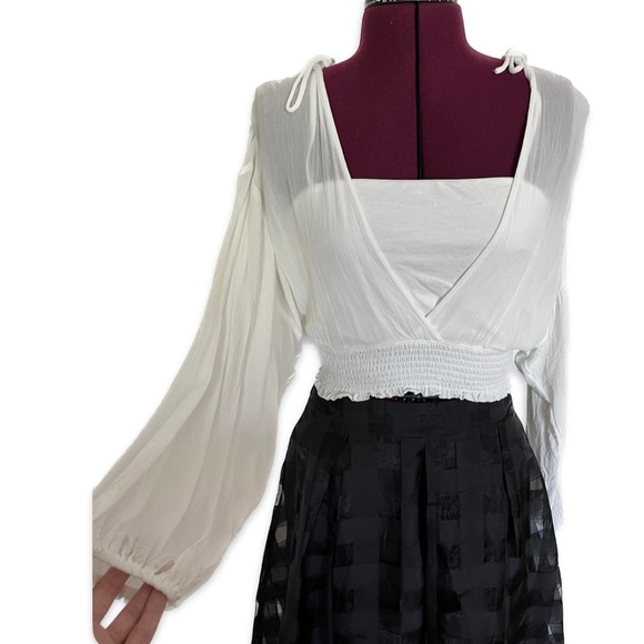 NWOT Anthropologie White Sheer Top with Balloon Sleeves and Attached Tank Size S - Picture 4 of 9